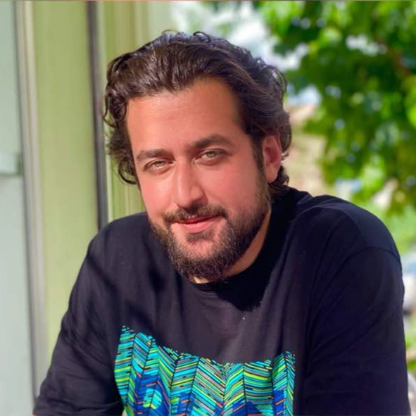 آرین افشان فر-مدیر بازرگانی